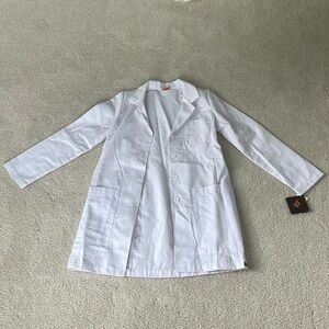 Barco uniforms white coat